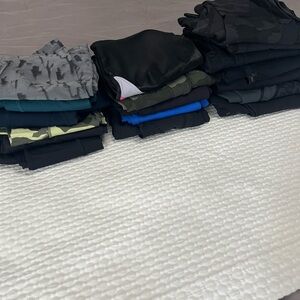 18 pairs of lululemon leggings size 4